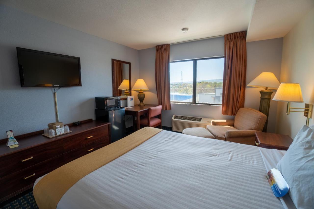Clover Island Inn Кениуик Екстериор снимка