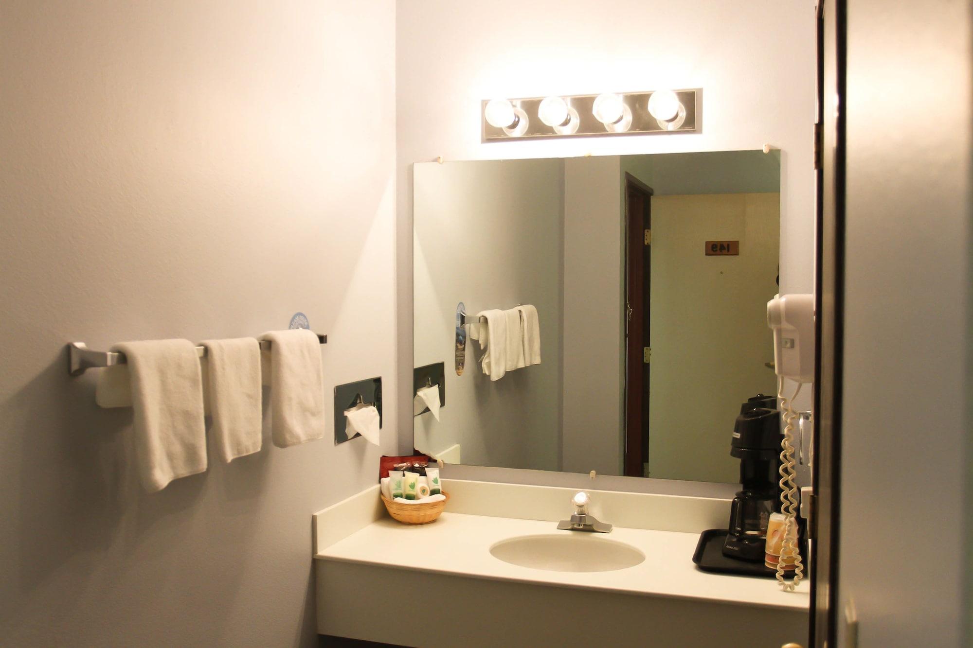 Clover Island Inn Кениуик Екстериор снимка